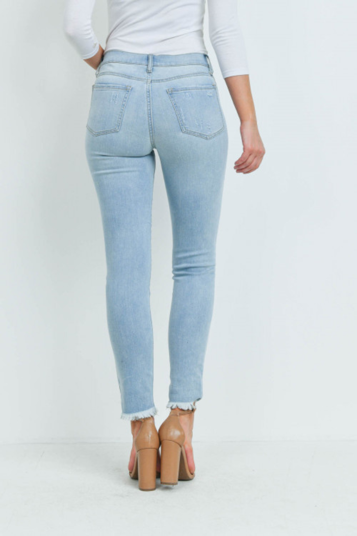 LIGHT BLUE DENIM JEANS