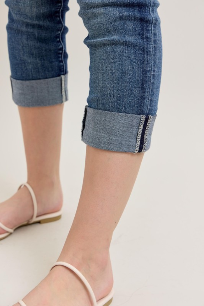 Dark Wash Cuffed Capri Judy Blue