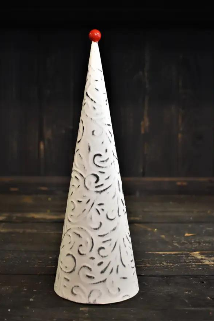White Metal Tree "6.5"