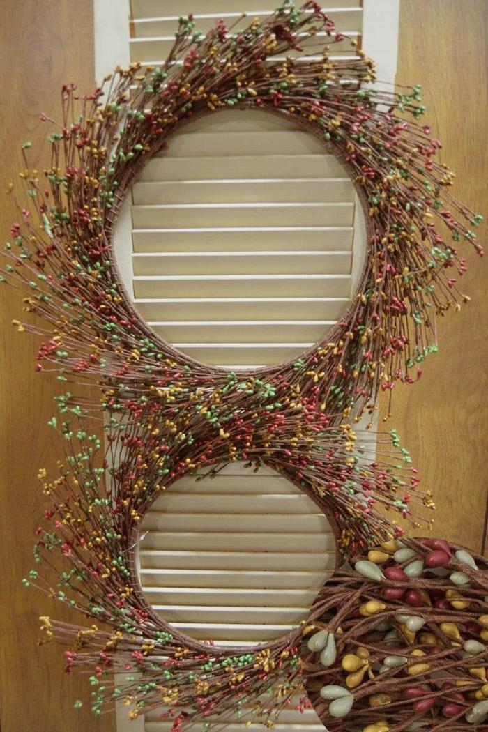 Primitive Home Mini Berry Set of 2 Wreaths