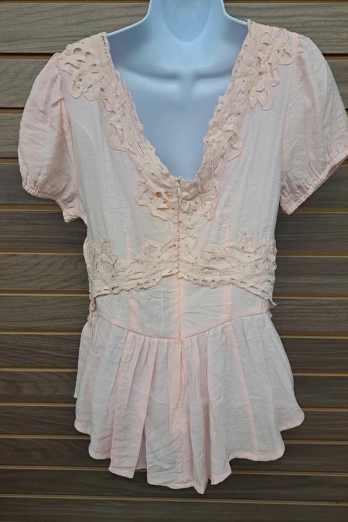 Pink Lace Ruffle Dble V Neck Half Zip Back