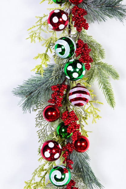 Christmas Garland With Ornaments & Berries