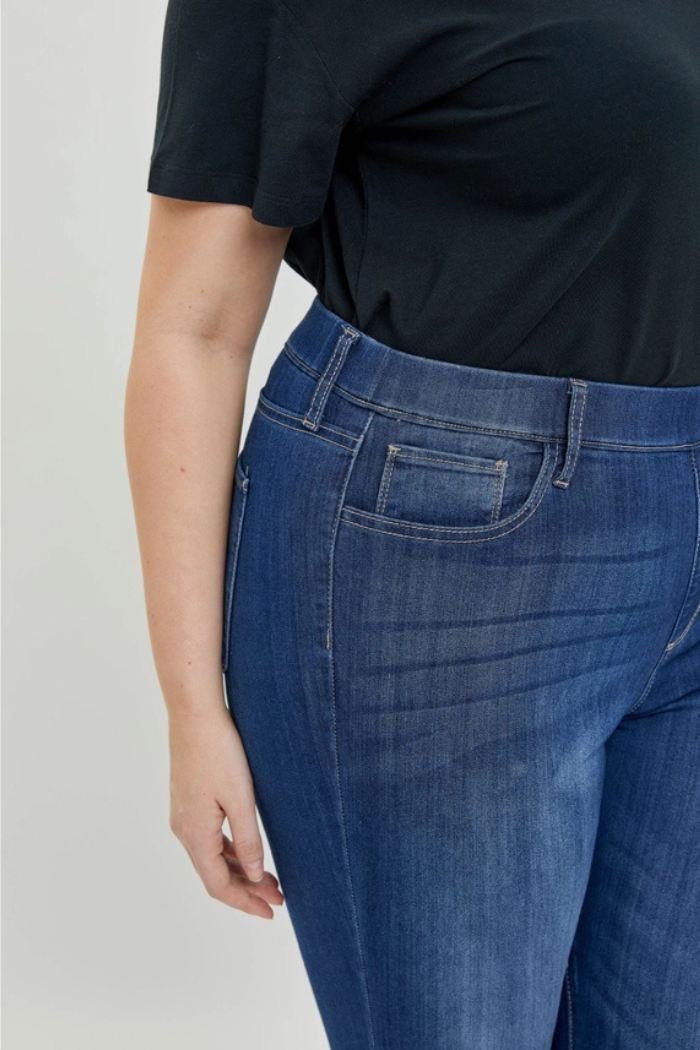 Plus Mid Rise Pull-On Crop Skinny with Rolled Hem