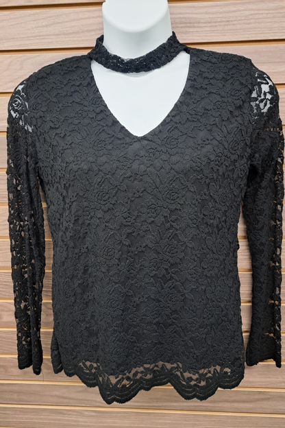 Black lace long sleeve 2 button back