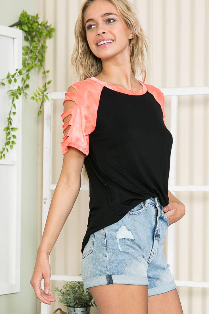 CUTOUT TOP WITH TIE-DYE