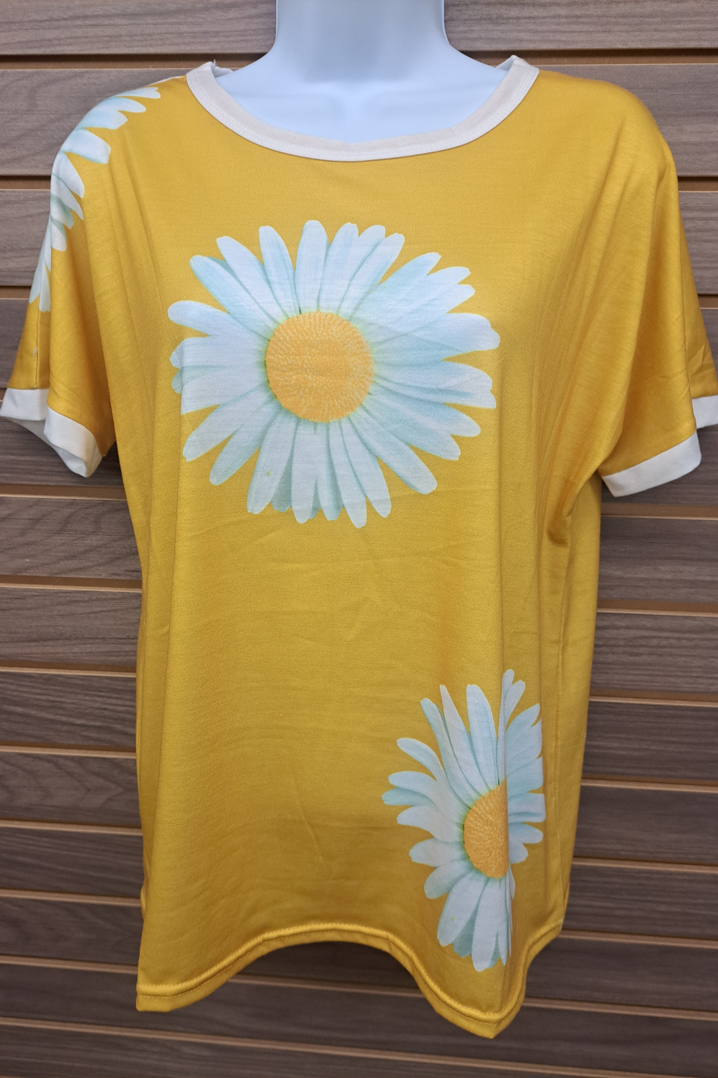 Daisy tee