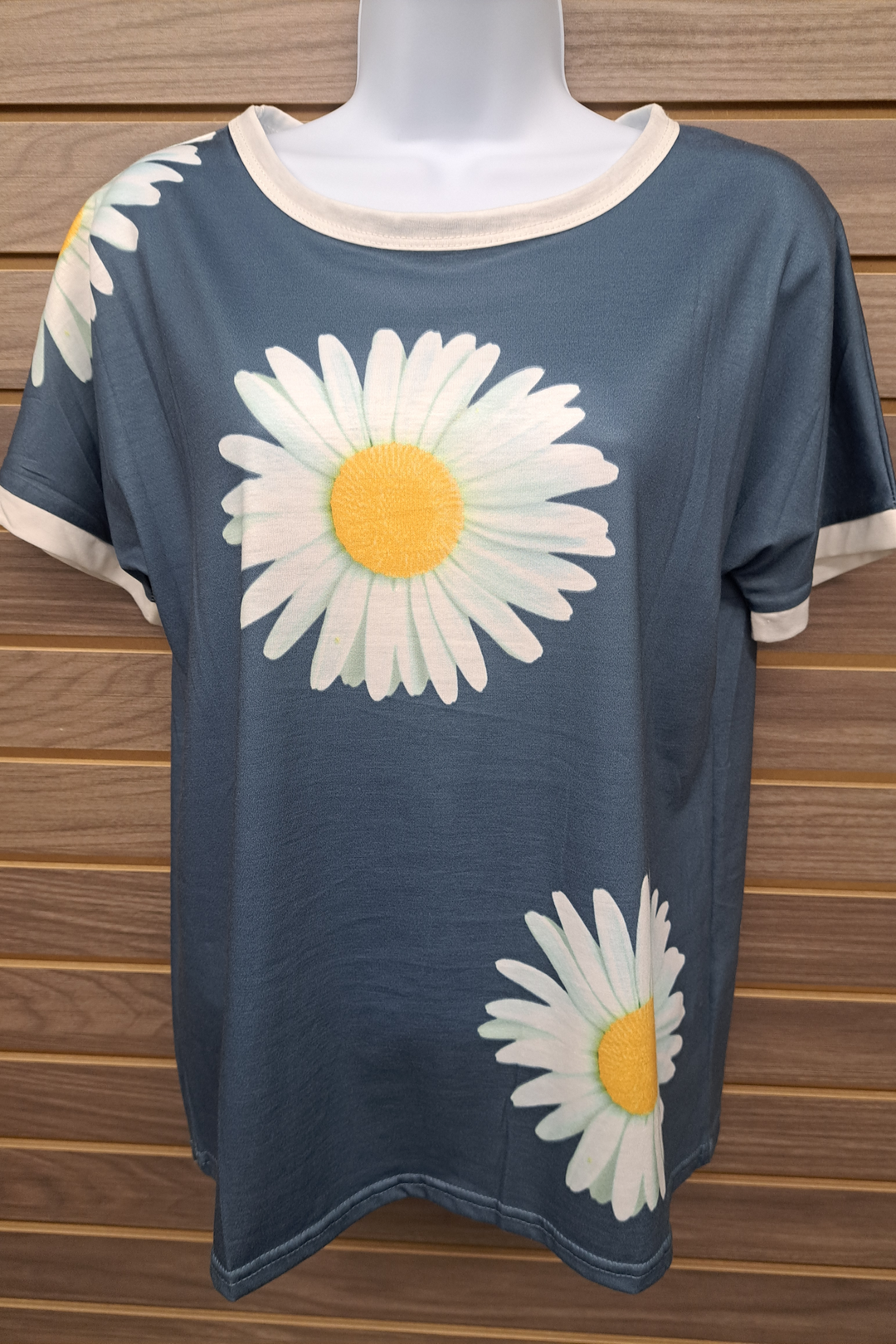 Daisy tee